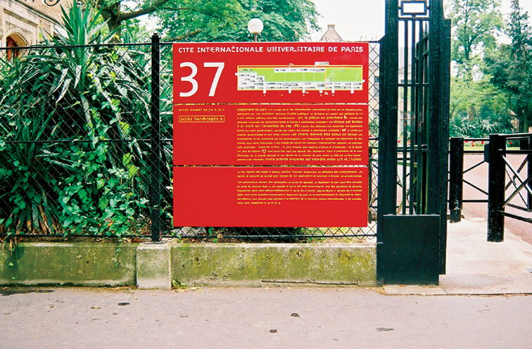 a_05_pose-cite